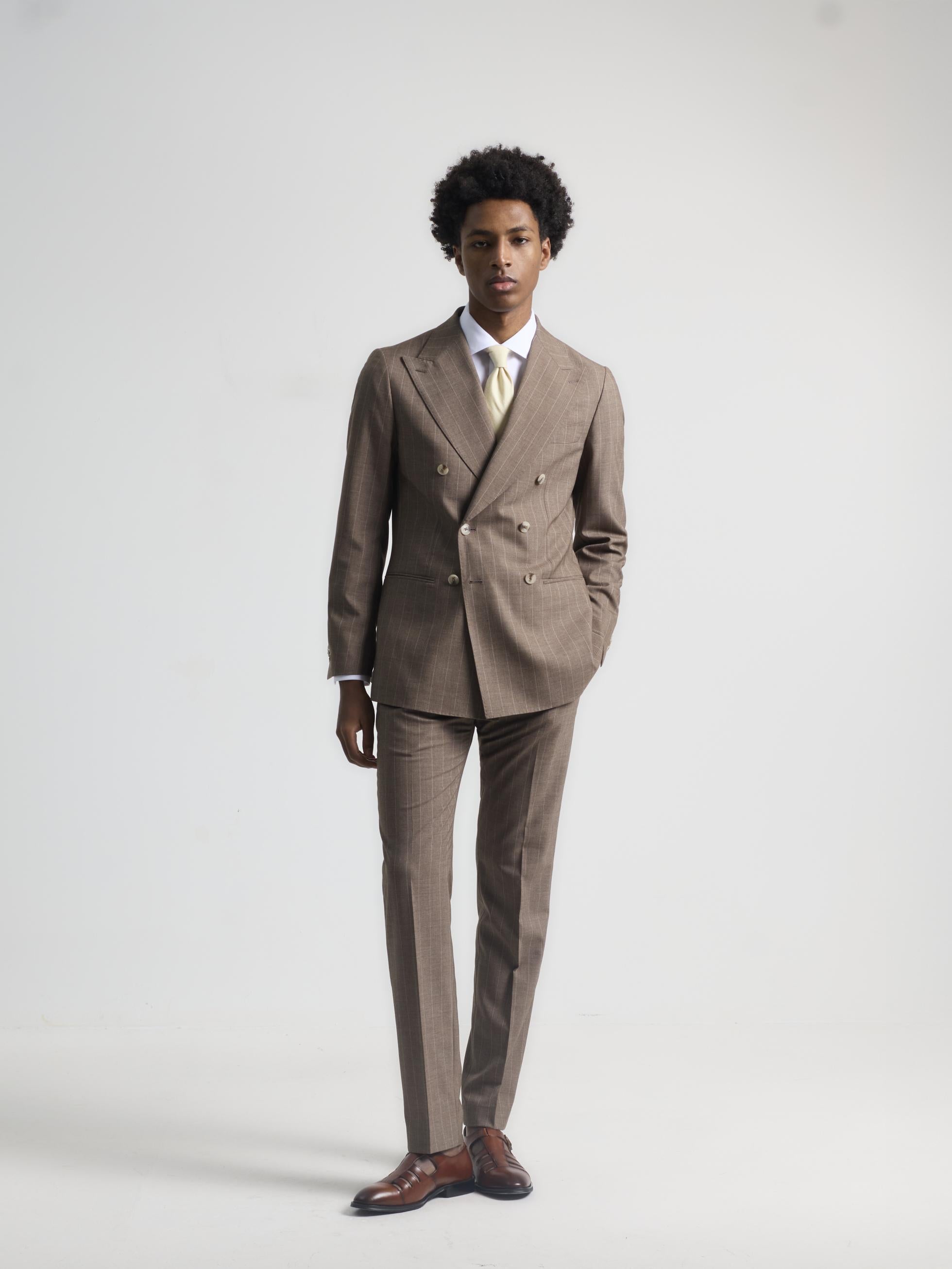 TRAJE CRUZADO RAYA DIPLOMÁTICA MARRÓN – PuroEGO1