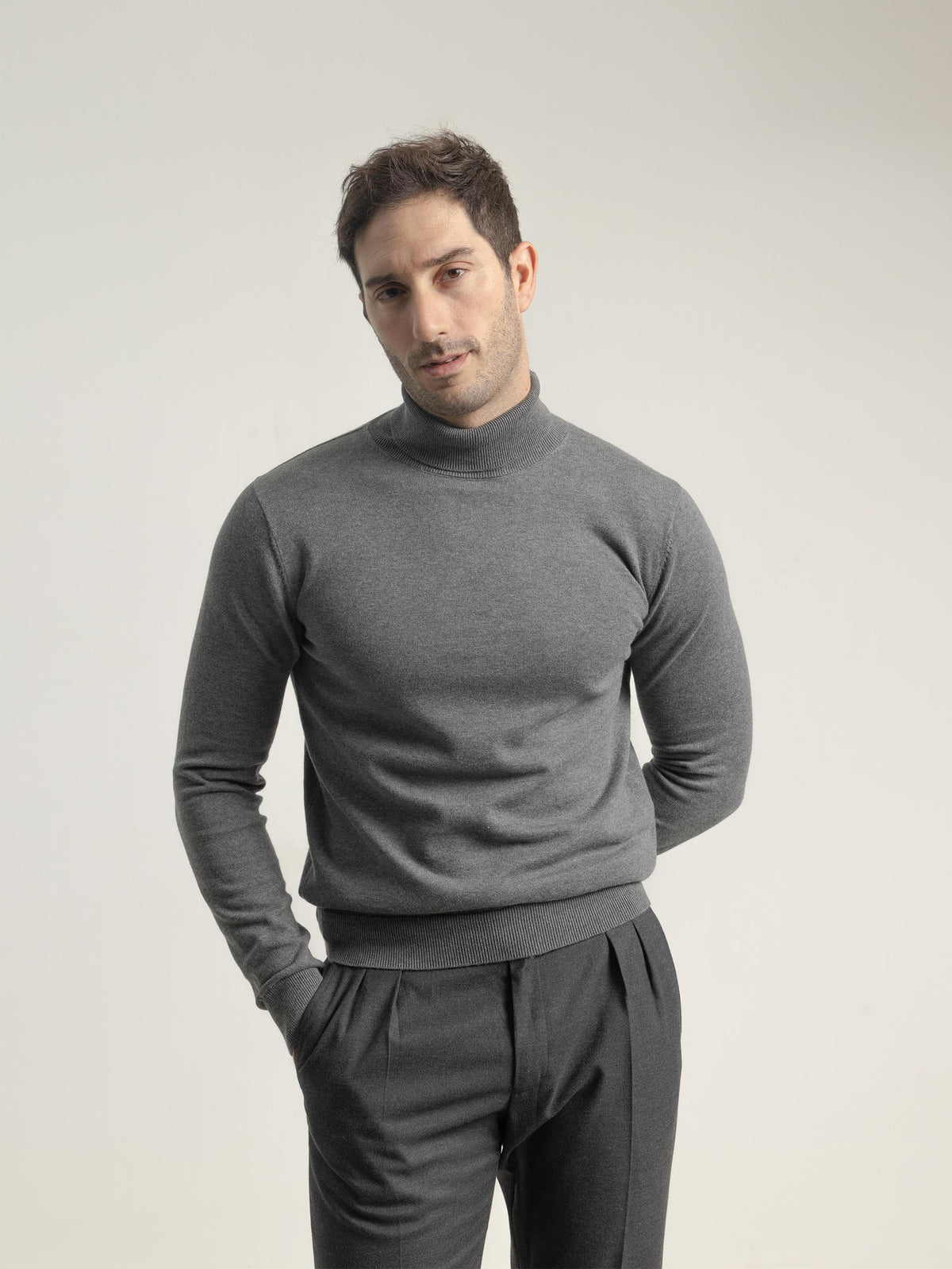 GREY TURTLE NECK JUMPER
