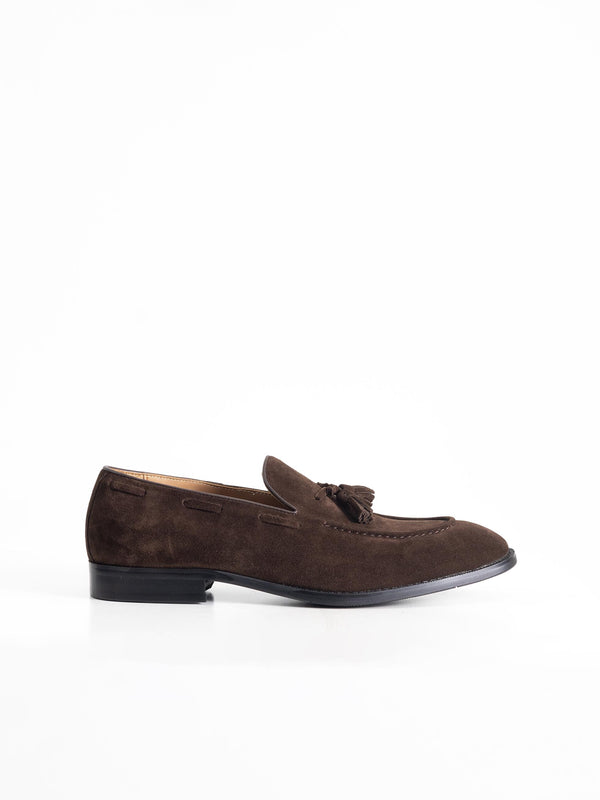 MOCASÍN BORLAS SERRAJE MARRÓN OSCURO