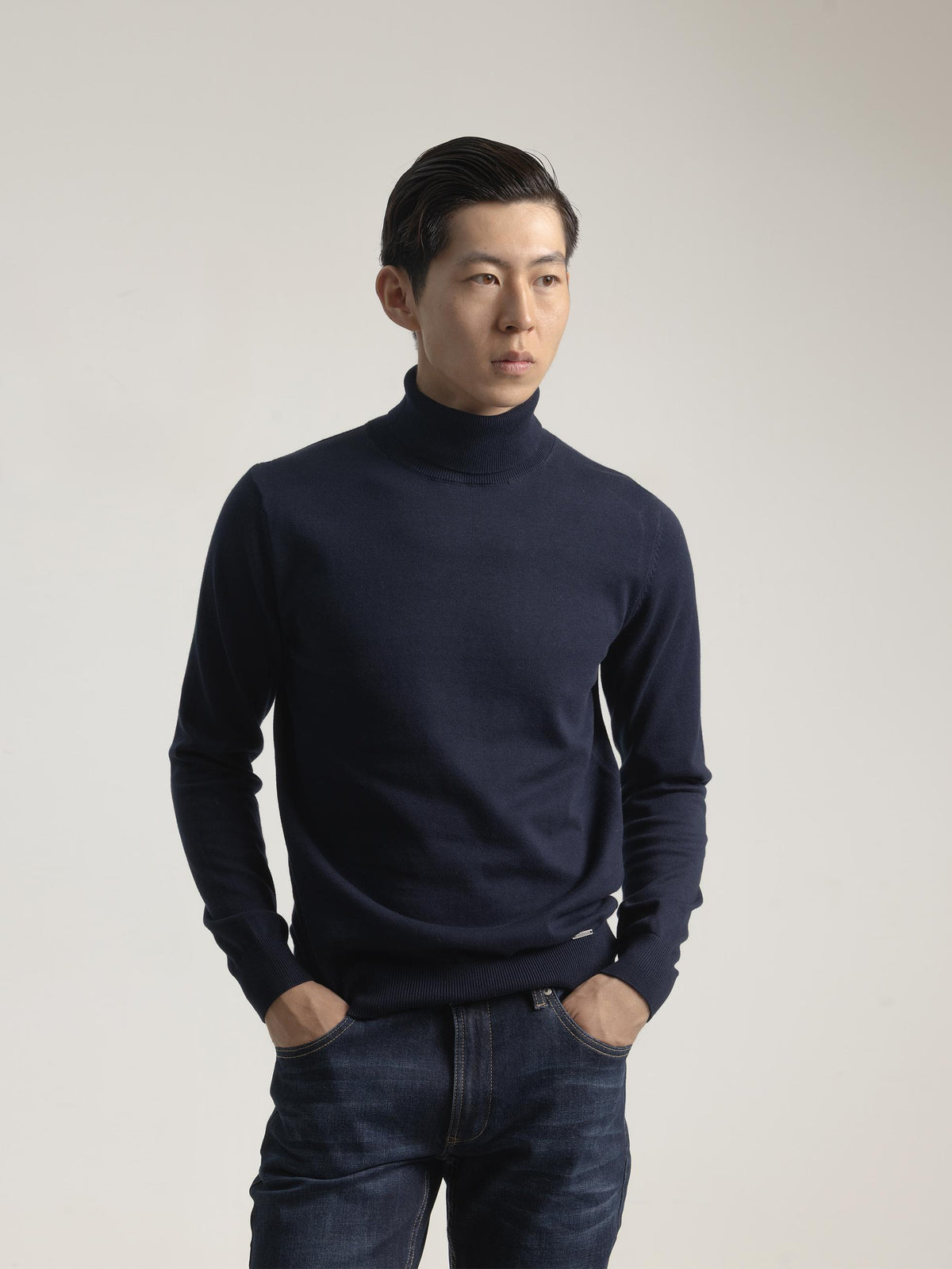 NAVY TURTLE NECK JUMPER
