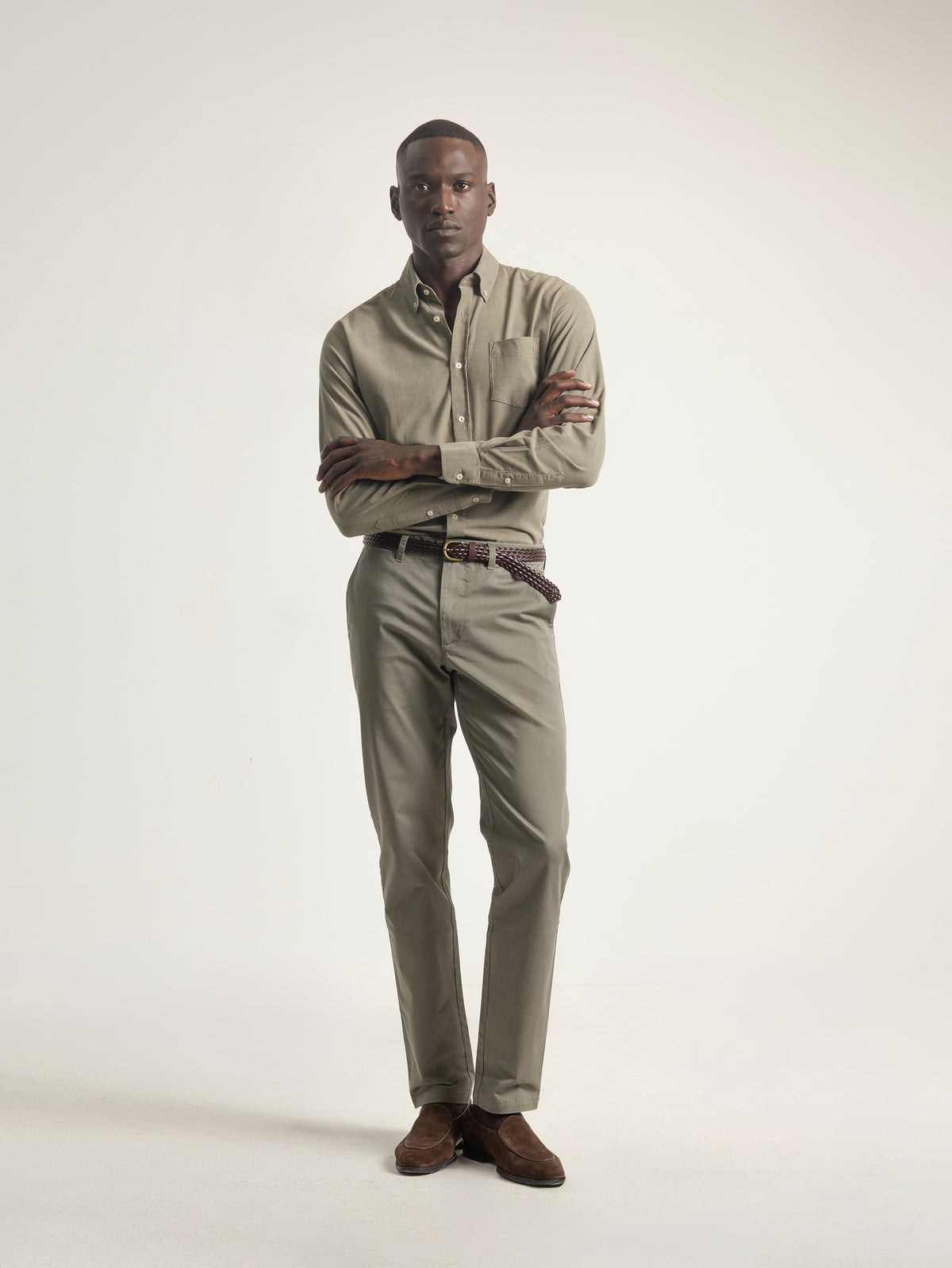 PANTALÓN CHINO VERDE MUSGO