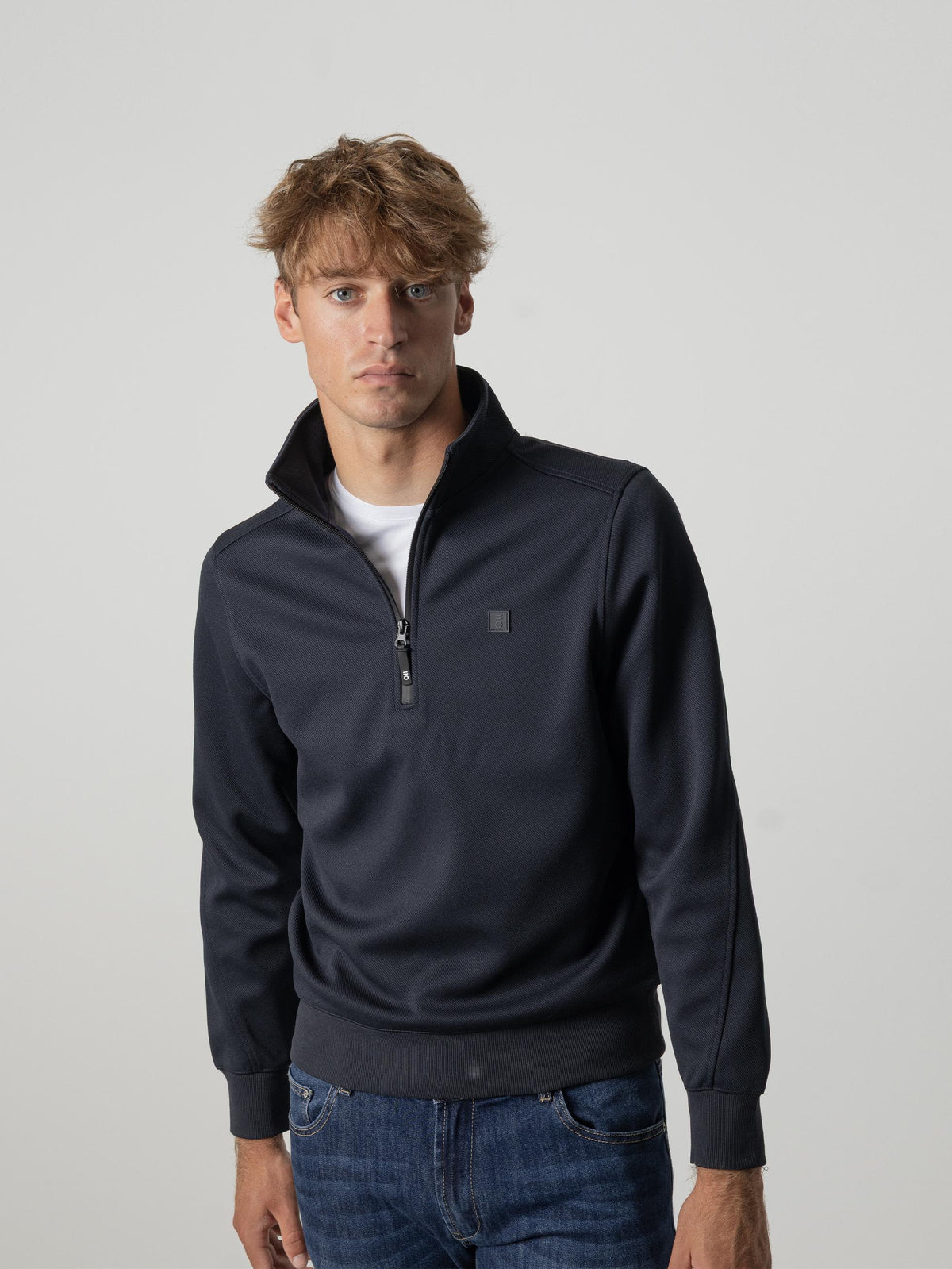 SUDADERA TÉCNICA CUELLO MOCK MEDIA CREMALLERA AZUL NOCHE