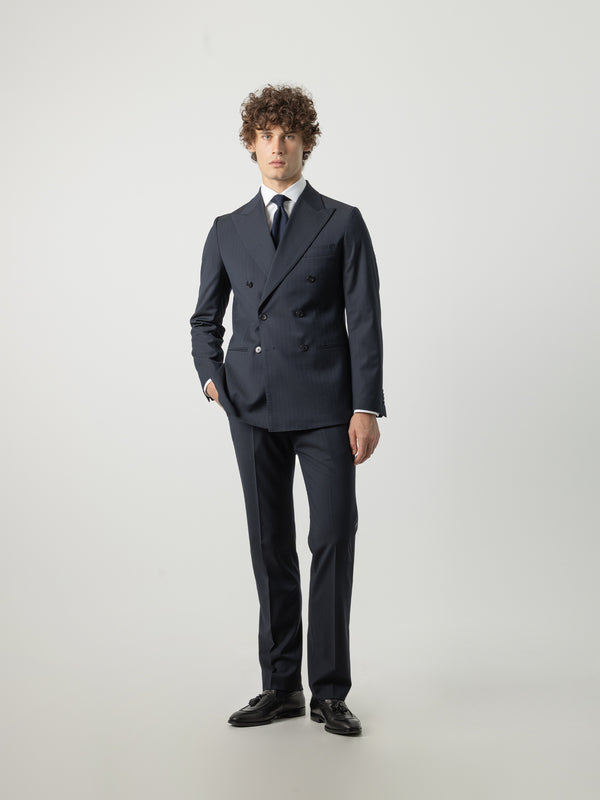 TRAJES