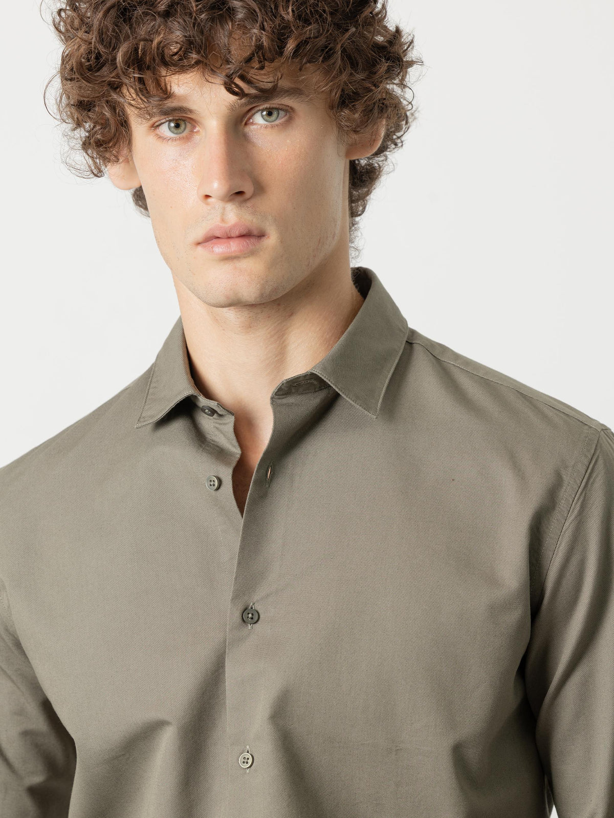 CAMISA TENCEL VERDE MILITAR