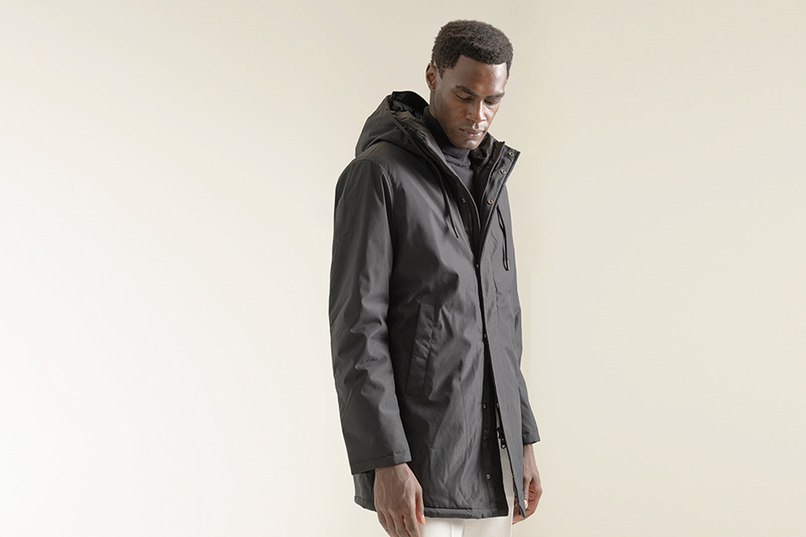 BLACK HOODED TECHNICAL PARKA