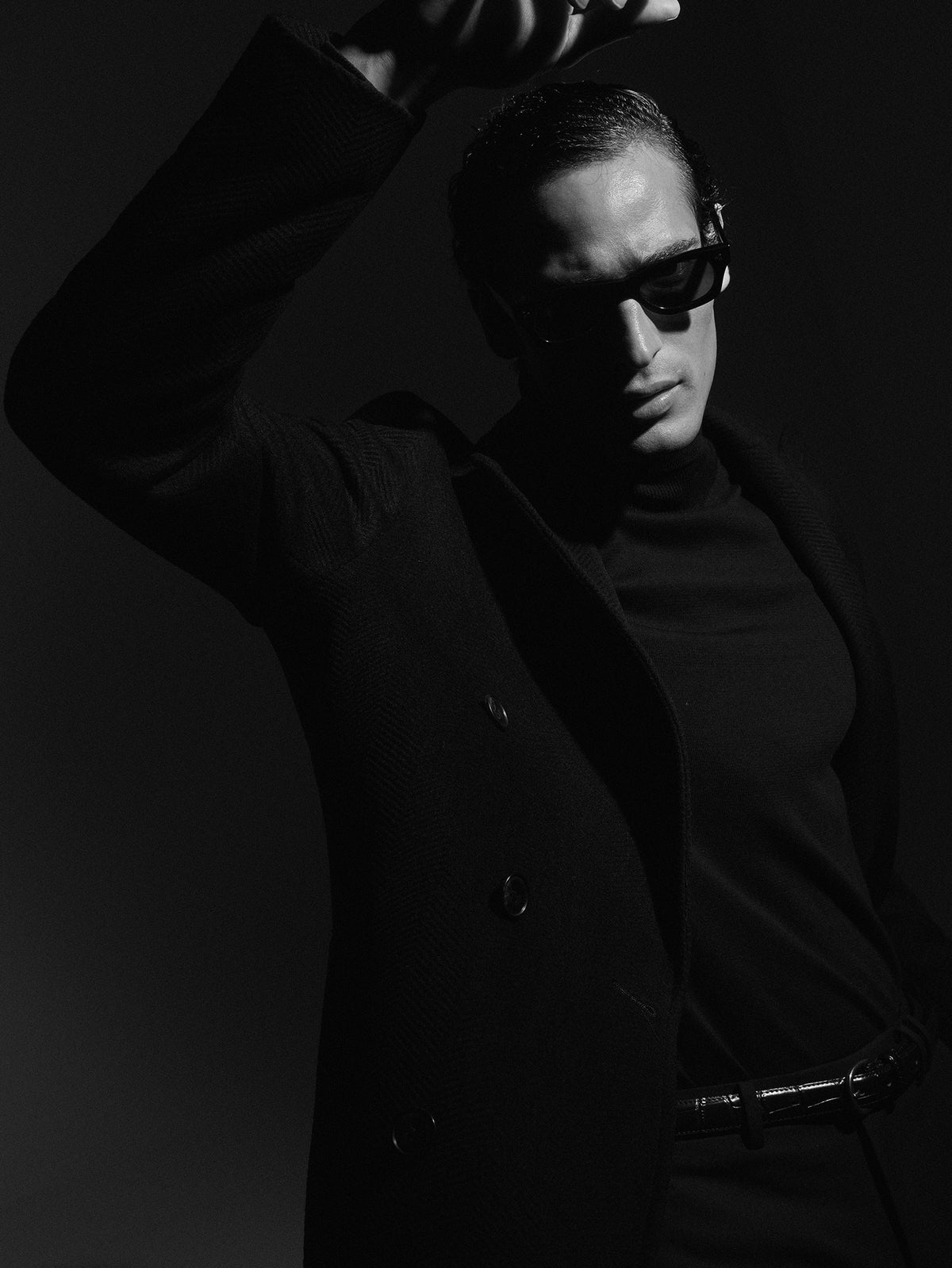 BLACK NON-IRON DOUBLE BREASTED BLAZER